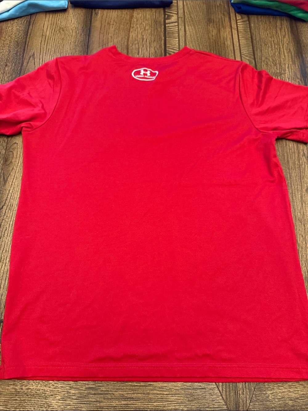 Under Armour Red Short-Sleeve Graphic Performance Tee - Picture 4 of 5